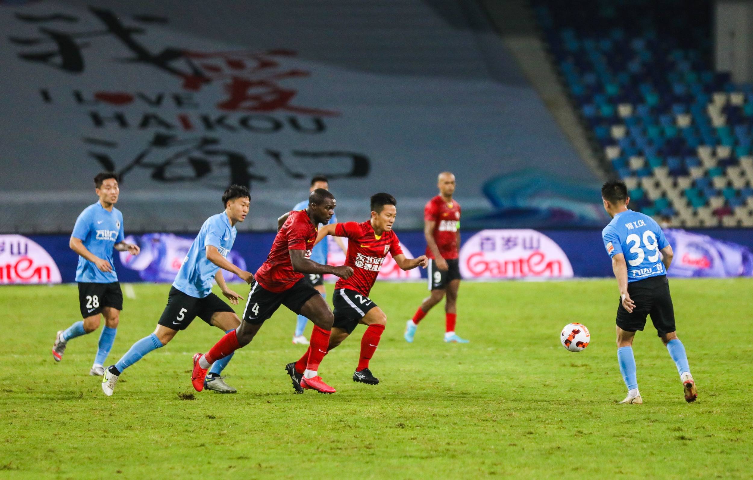 赛场上尽全 赛场上尽全