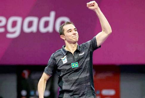 突破上篮更 突破上篮更