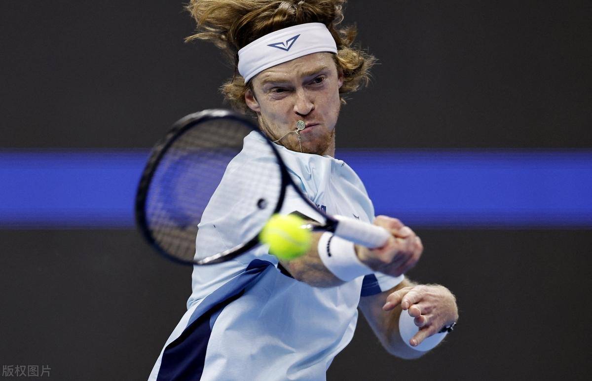 它不仅衡量 它不仅衡量