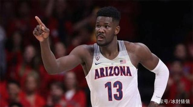 小猪谈磁卡：一个曾经跌倒或快要跌倒的人，现在重新站了起来.